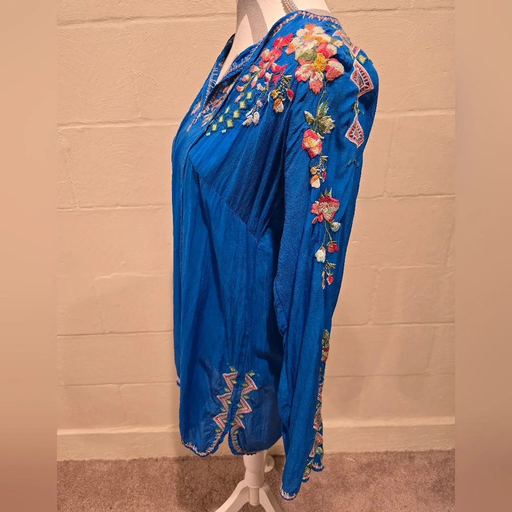 Johnny Was Vanessa Georgette Embroidered Flowy Tunic Top Blue Women's Sz Medium. - Picture 4 of 12